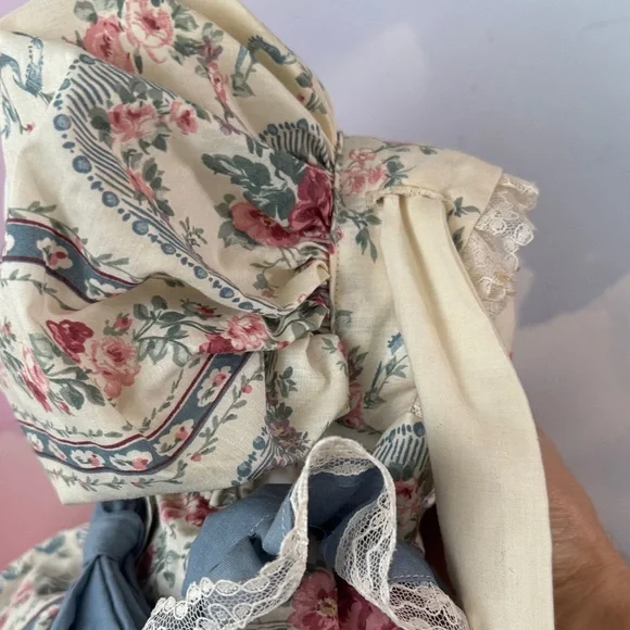 Folk Art Vintage, Handmade Country-style Bunny Rabbit Doll - Picture 6 of 12